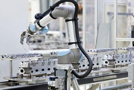 汽车制造业是中国国产机器人主要市场