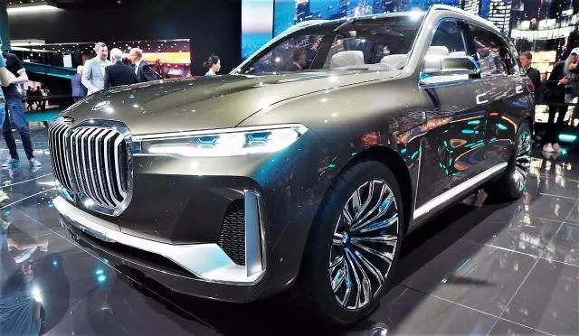汽车设计C位：宝马X7，新造型你给打几分？